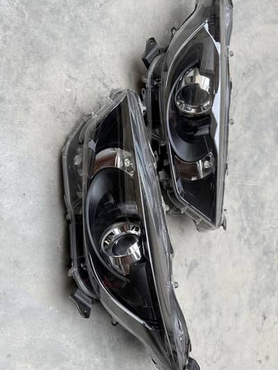 Toyota Yaris 1000cc Hatchback Headlight