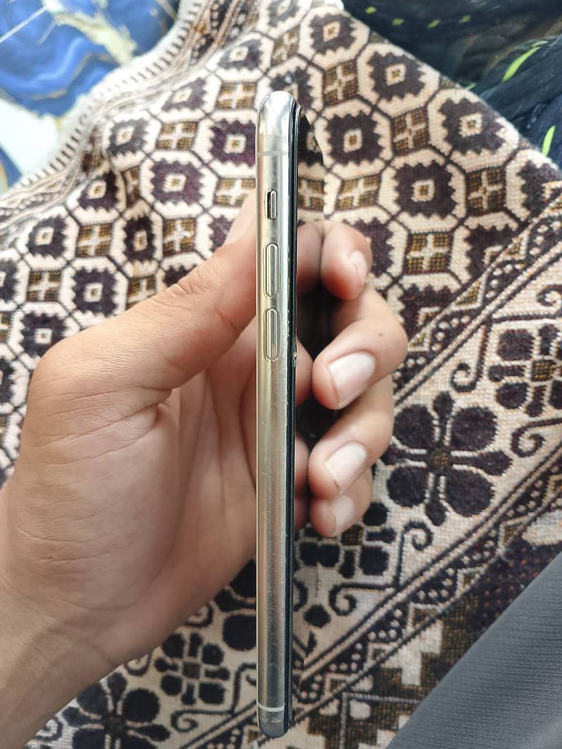Iphone 11 pro Max 2
