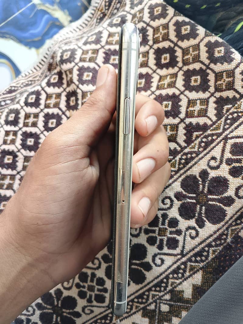 Iphone 11 pro Max 3
