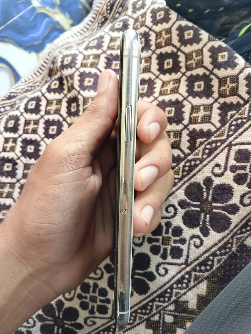 Iphone 11 pro Max 5