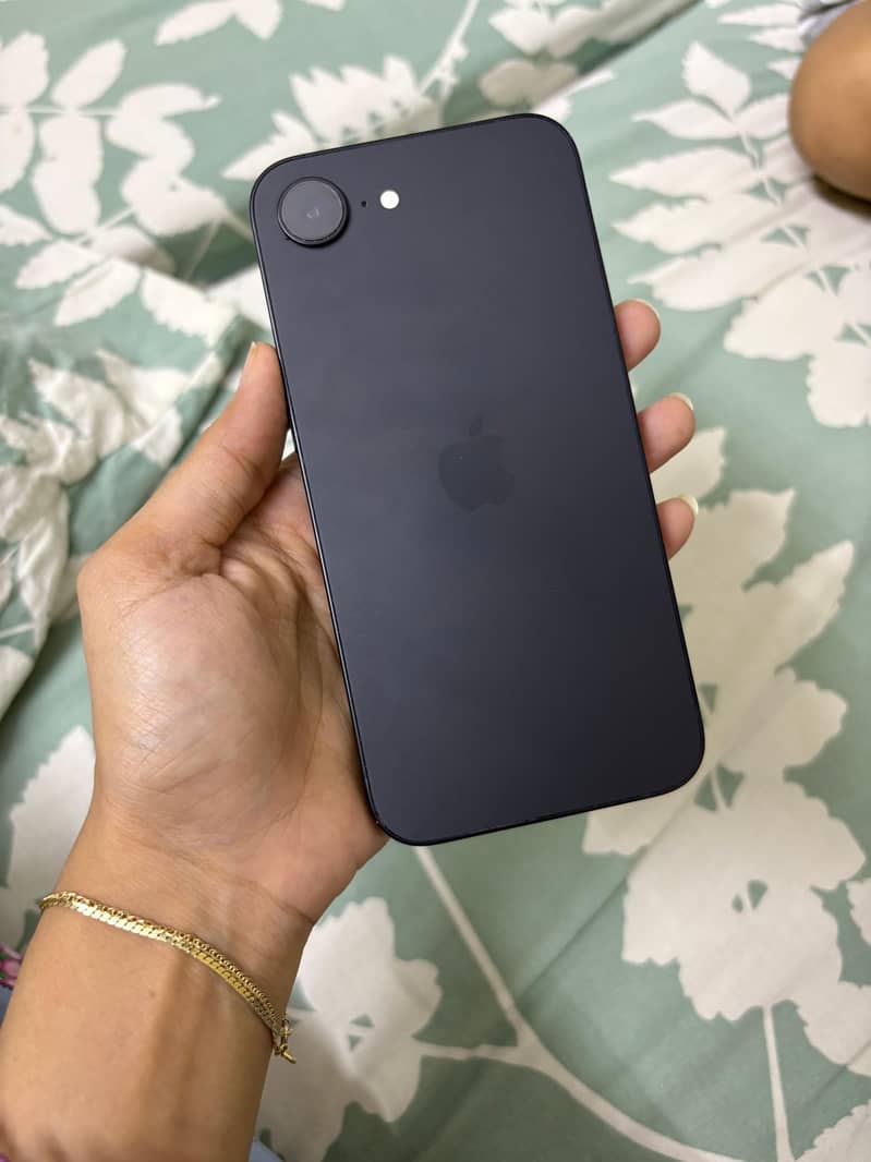 Iphone 16 E 0