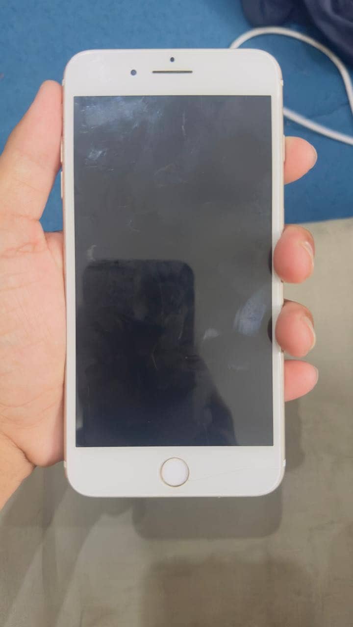 Apple iPhone 7 Plus 1
