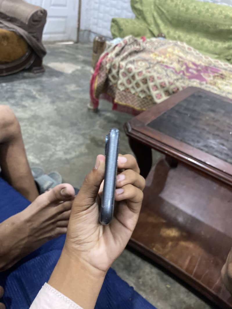 Apple iPhone 11 5