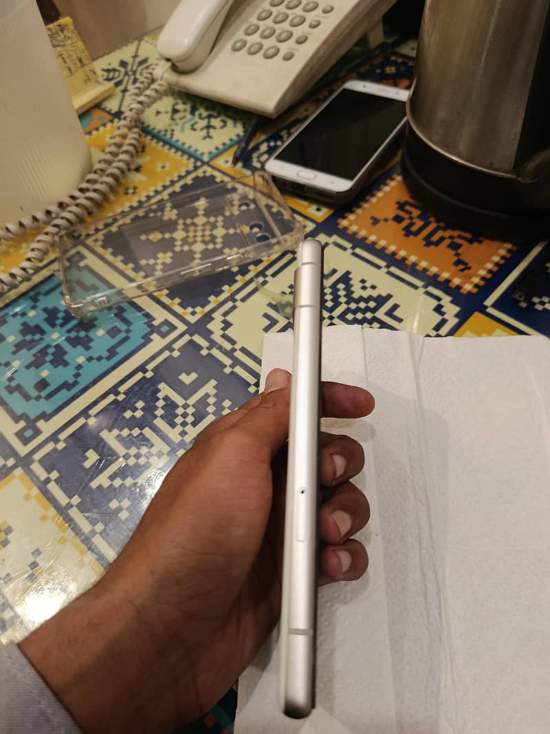 Google Pixel 7a 5