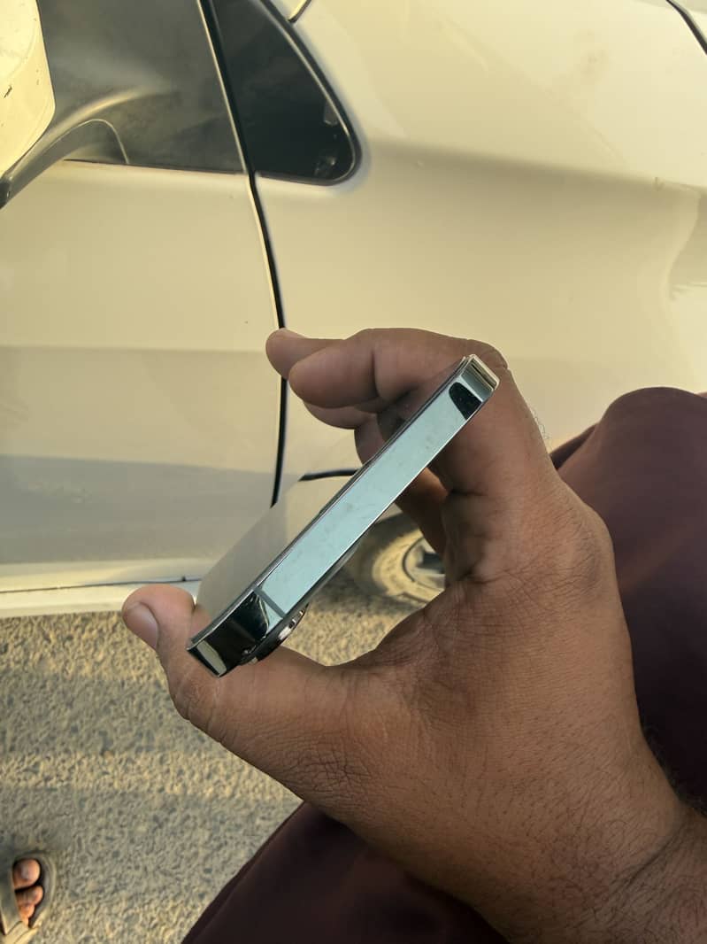 Apple iPhone 13 Pro Max 3