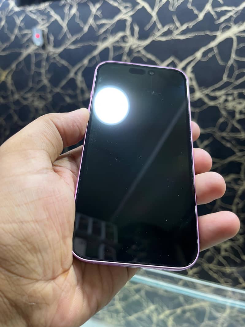 Apple iPhone 16 1