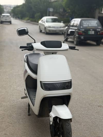 Evee c1 air white colour very good colour