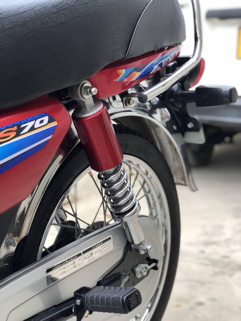 CD. 70T 4