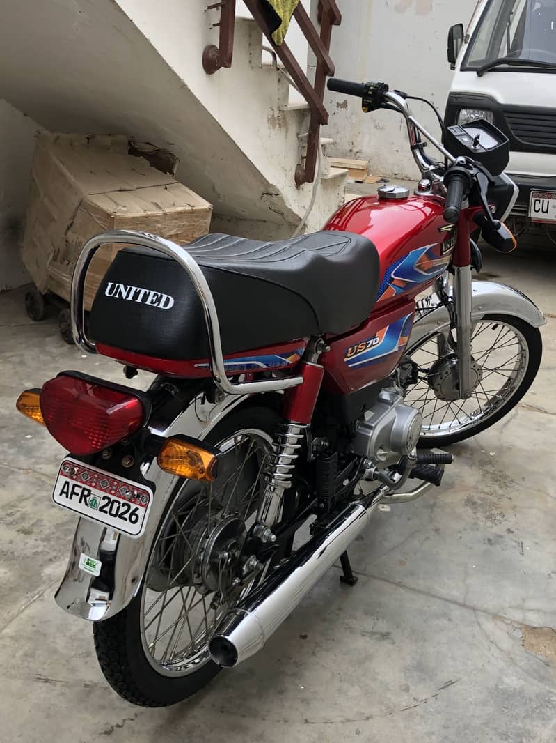 CD. 70T 8