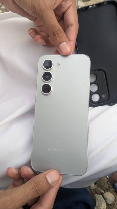 Tecno spark 40 pro
