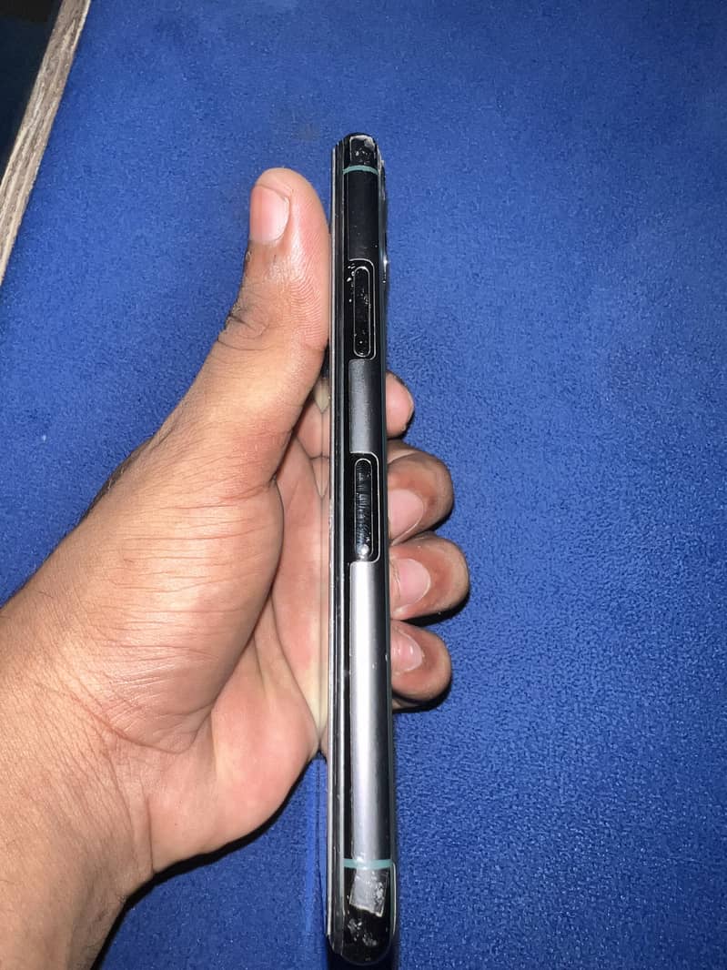 Apple iPhone 11 Pro 3