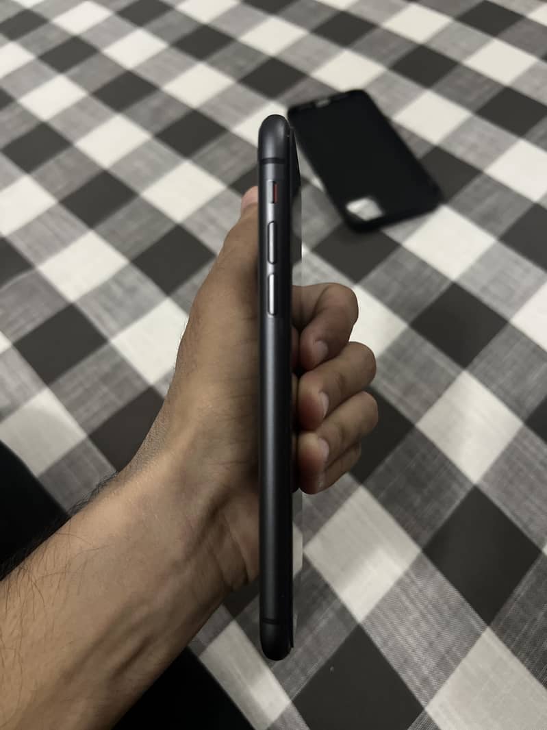 Apple iPhone 11 2