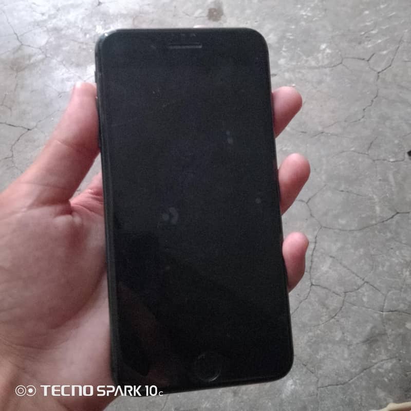 Apple iPhone 8 Plus 2