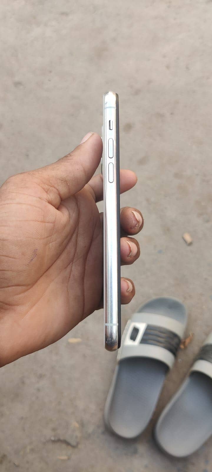Apple iPhone 11 Pro 4