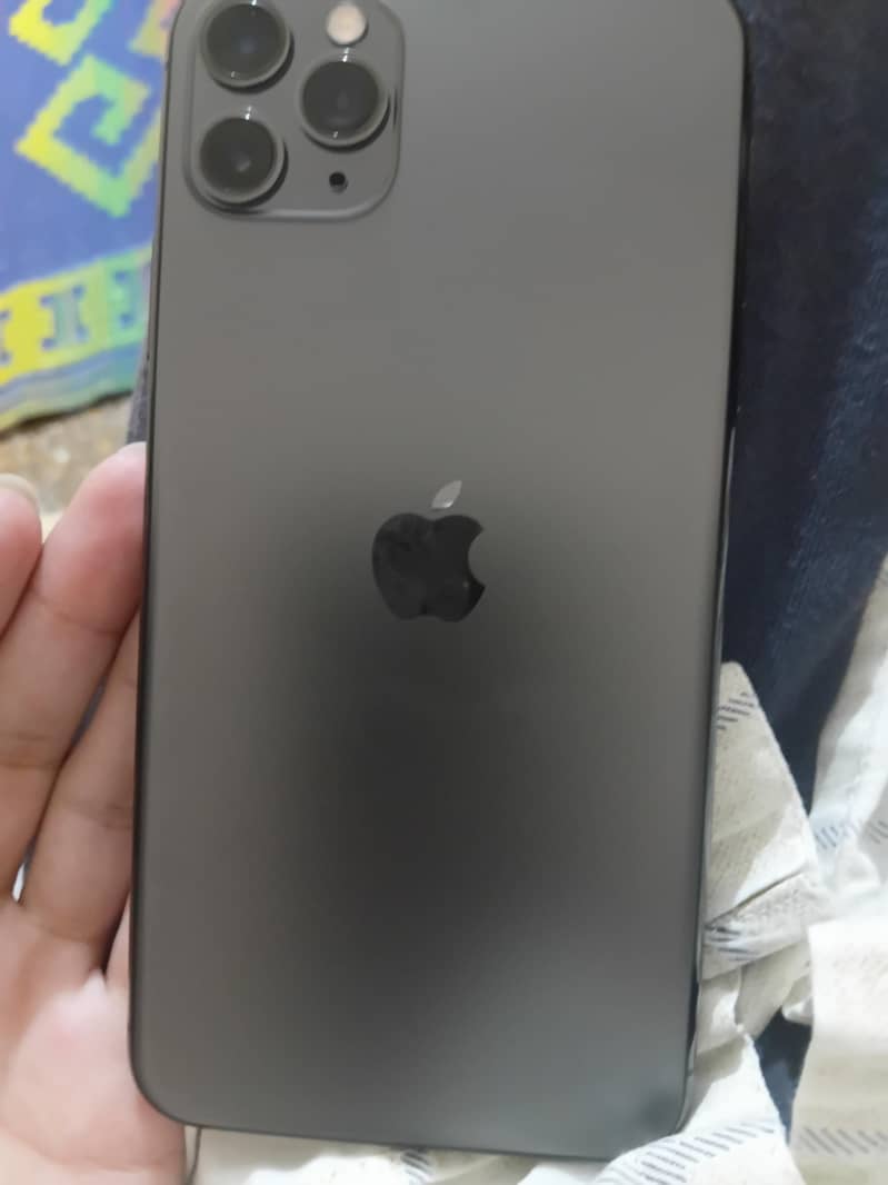 Apple iPhone 11 Pro Max 2