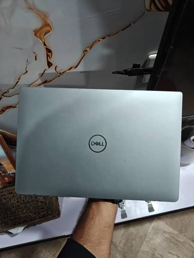Dell Laptop Latitude 7400