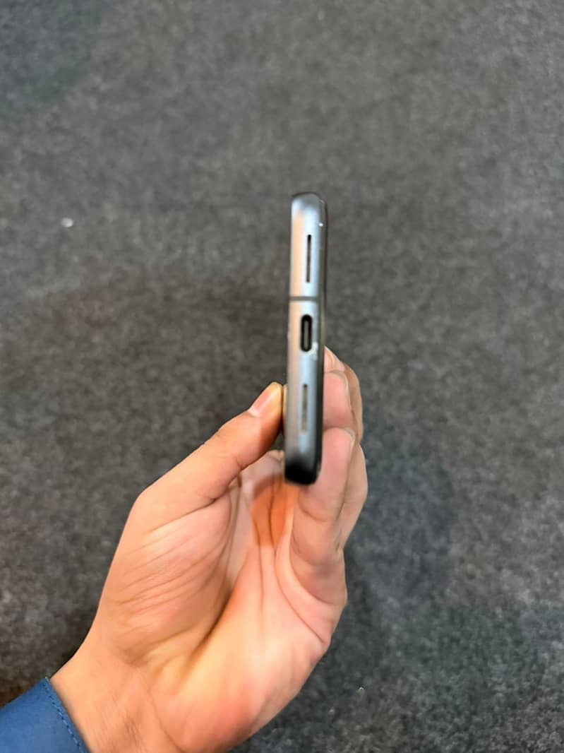 Google Pixel 8 5