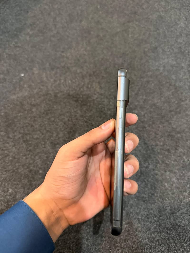 Google Pixel 8 12