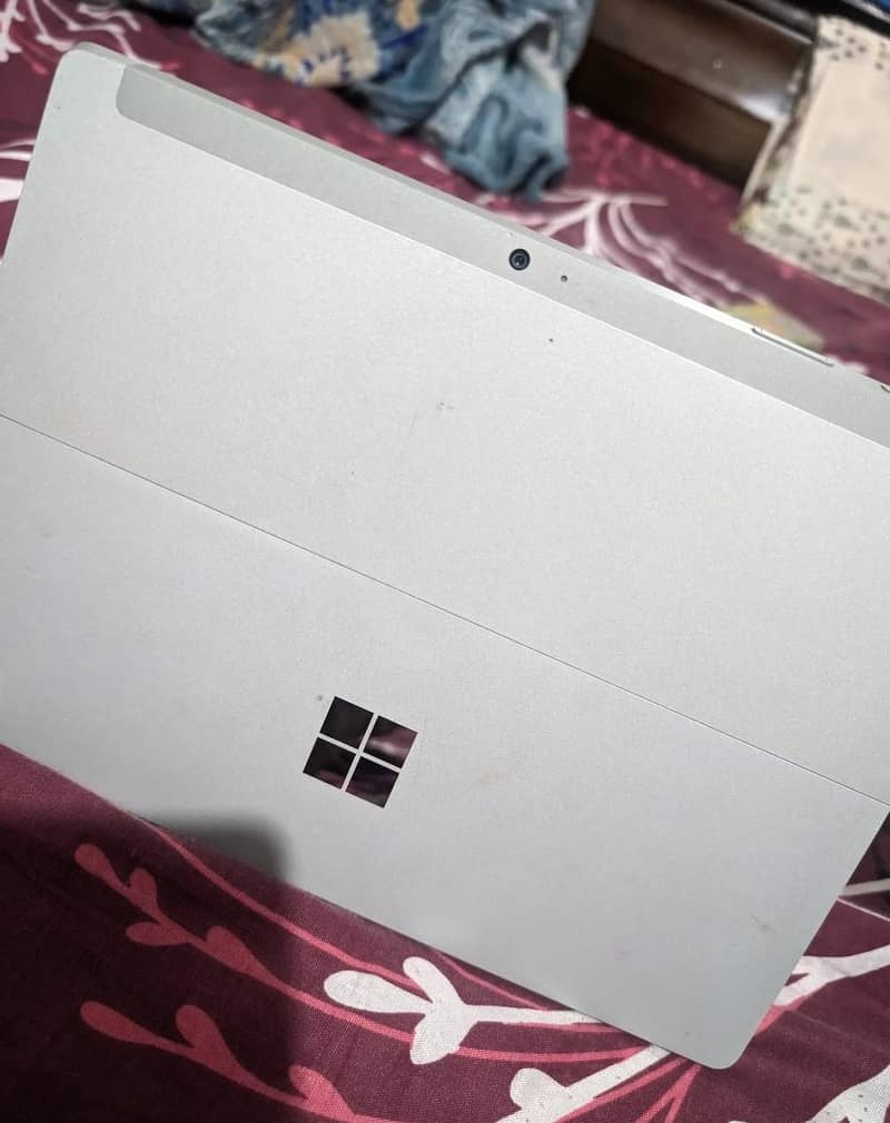 Microsoft Surface Tablet 3 2