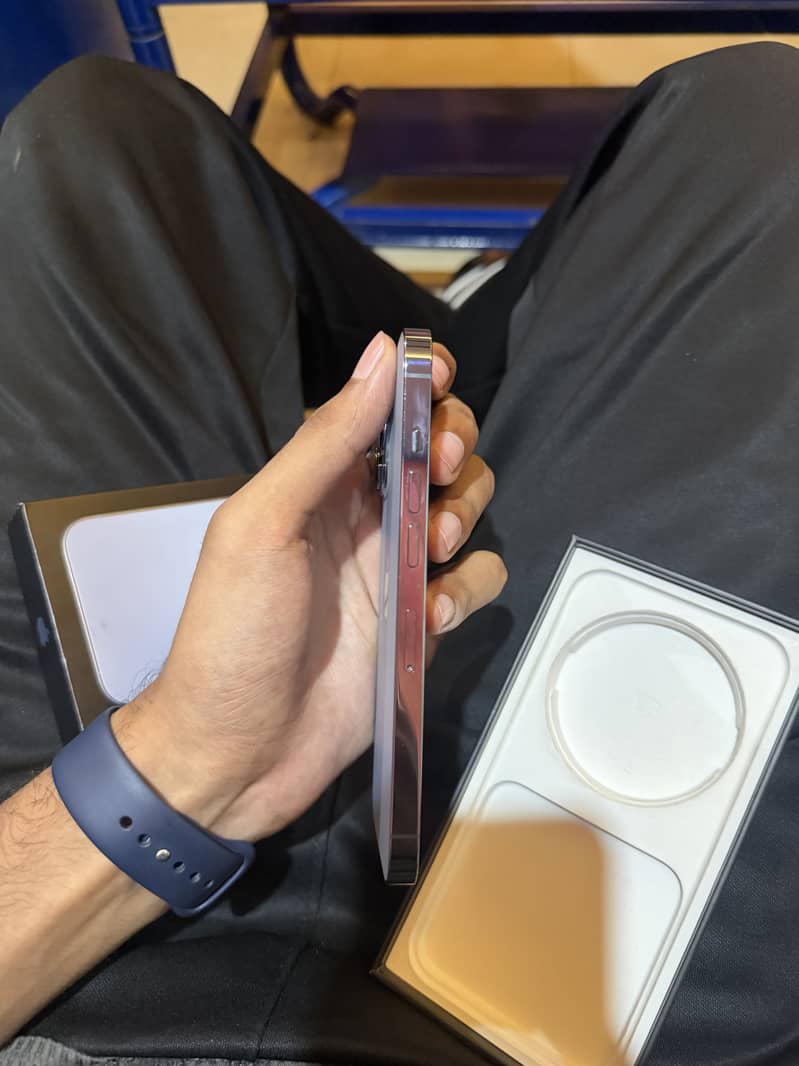 Apple iPhone 13 Pro 4