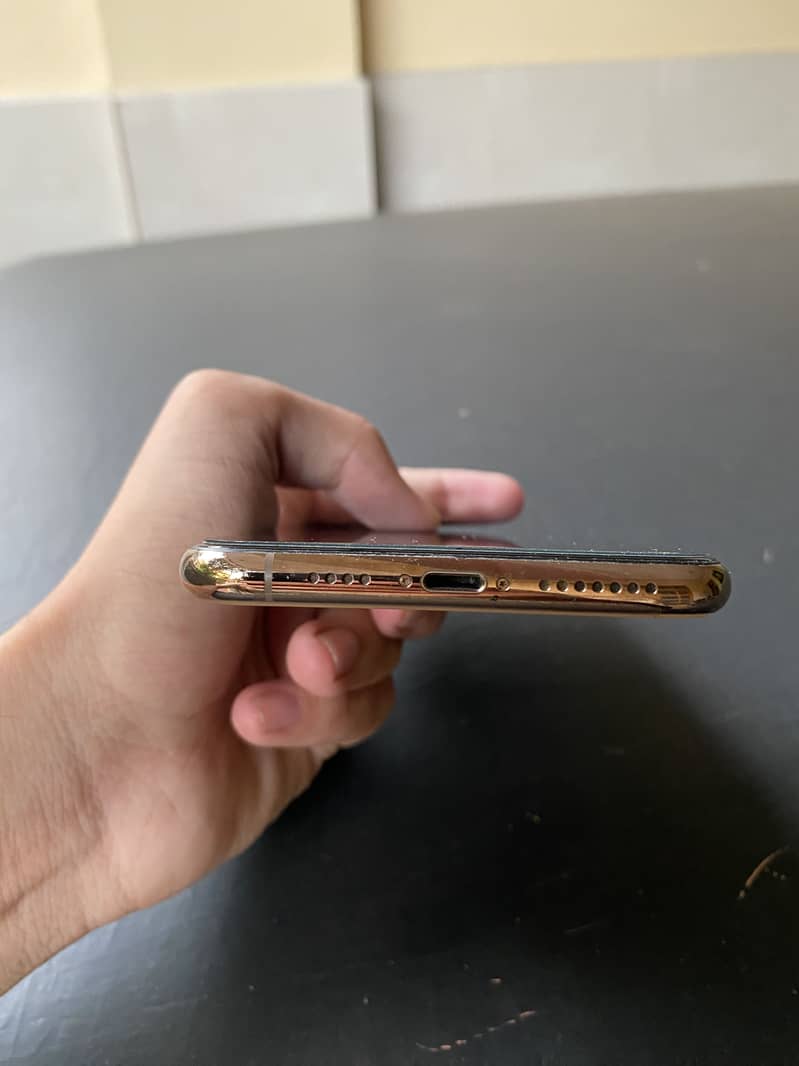 Apple iPhone 11 Pro Max 1