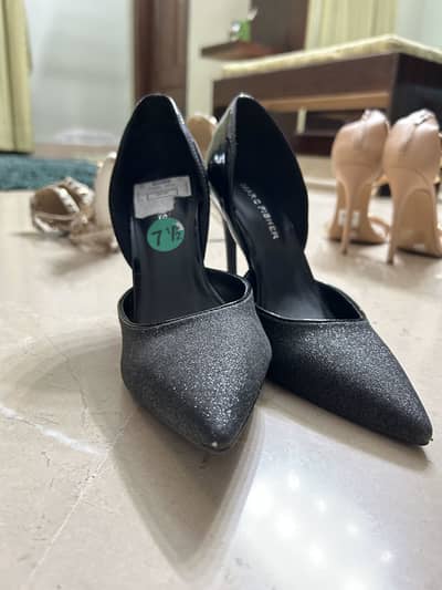 10/10 condition new heels imported