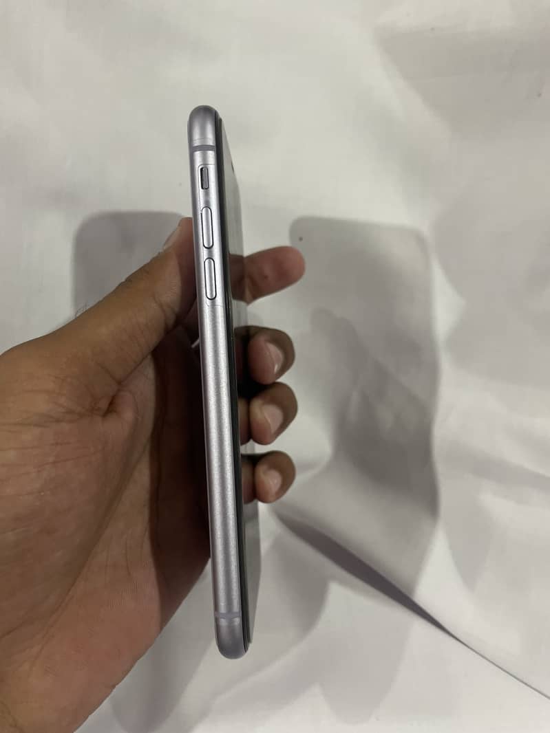 Apple iPhone 11 0