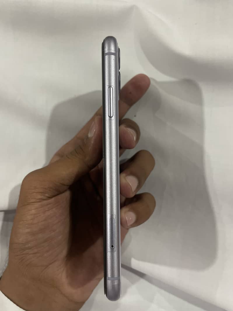 Apple iPhone 11 3