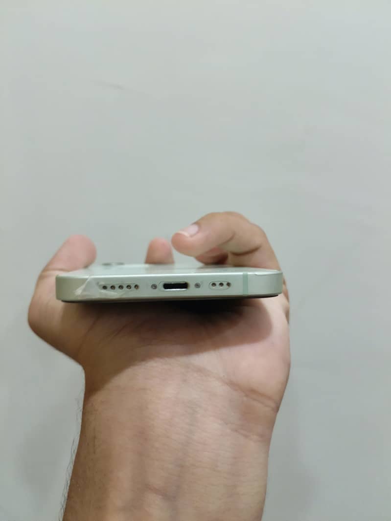 Apple iPhone 12 1