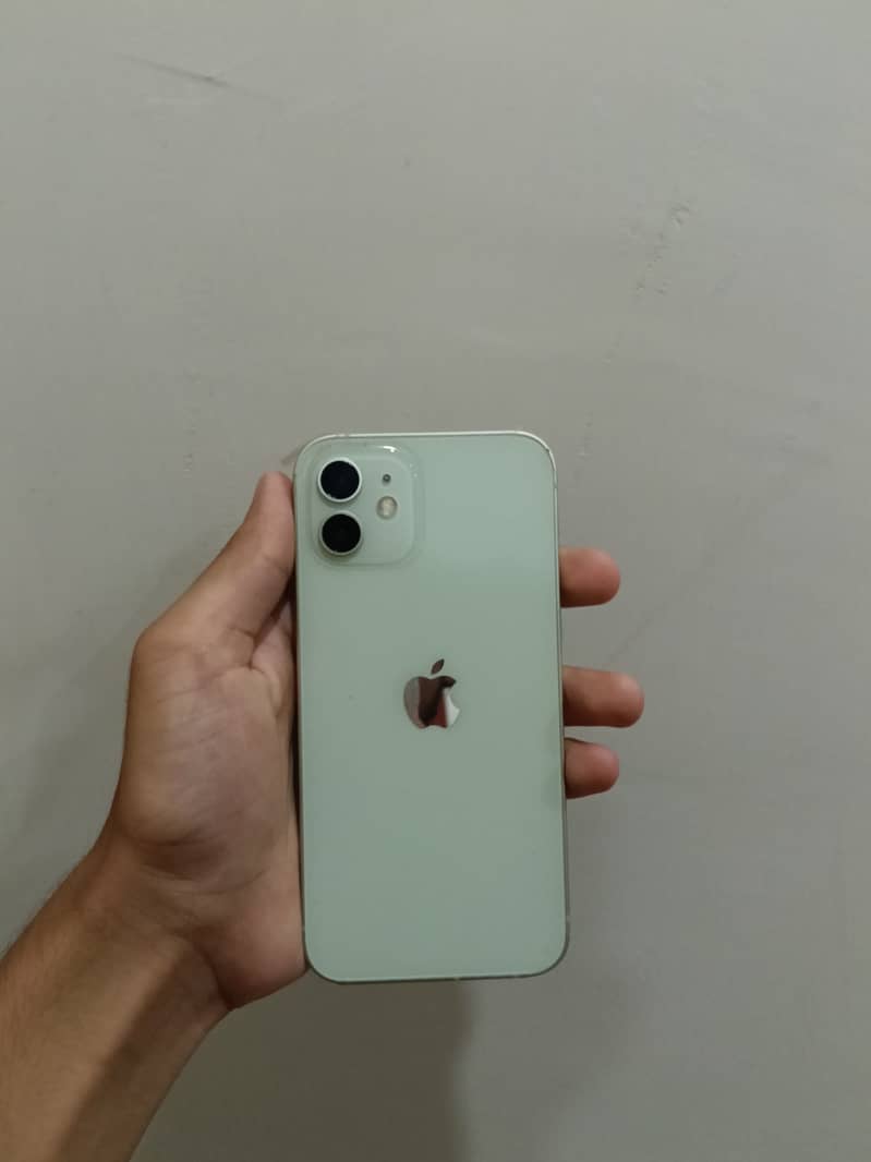 Apple iPhone 12 3