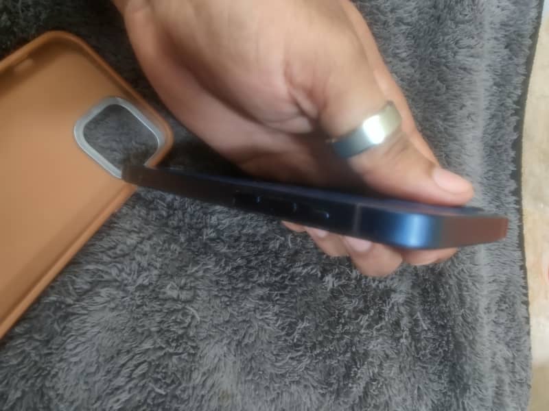 Apple iPhone 12 5