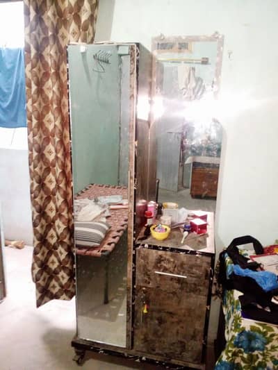 Dressing table