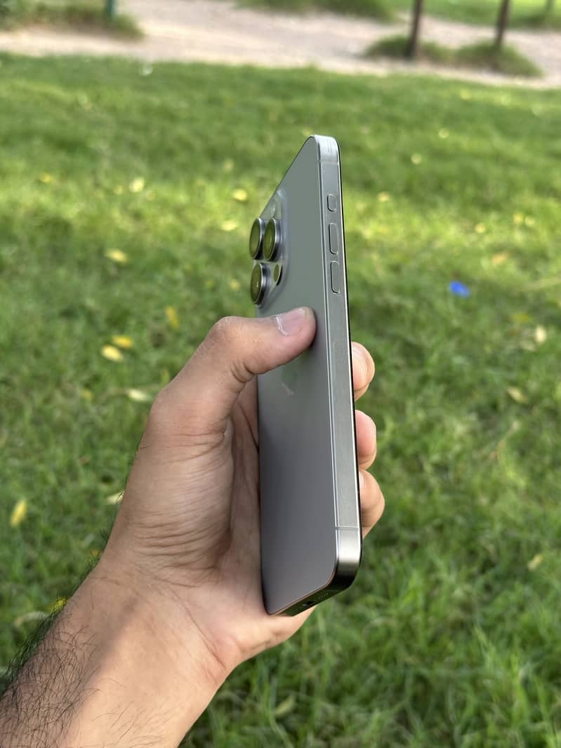 Apple iPhone 15 Pro Max 1