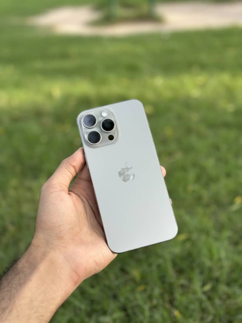 Apple iPhone 15 Pro Max 5