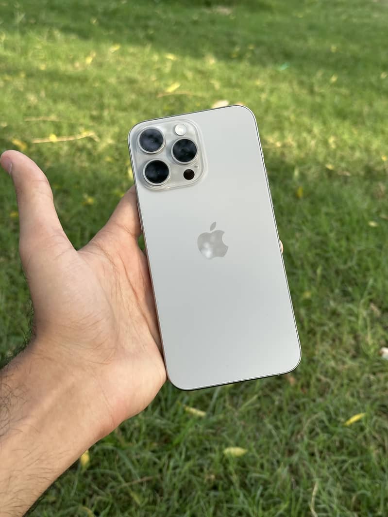 Apple iPhone 15 Pro Max 7