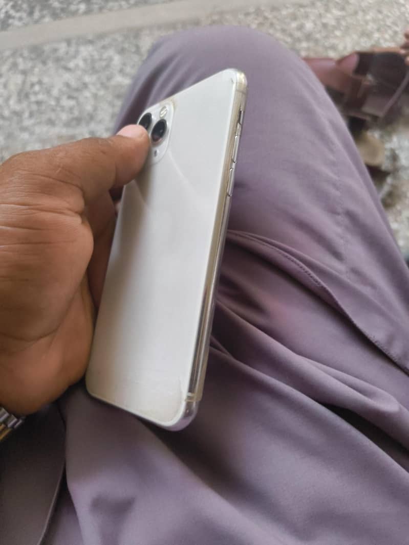 Apple iPhone 11 Pro 1