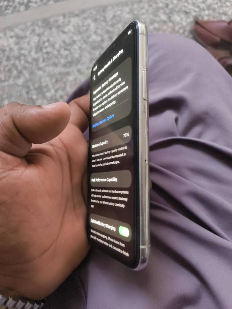 Apple iPhone 11 Pro 3