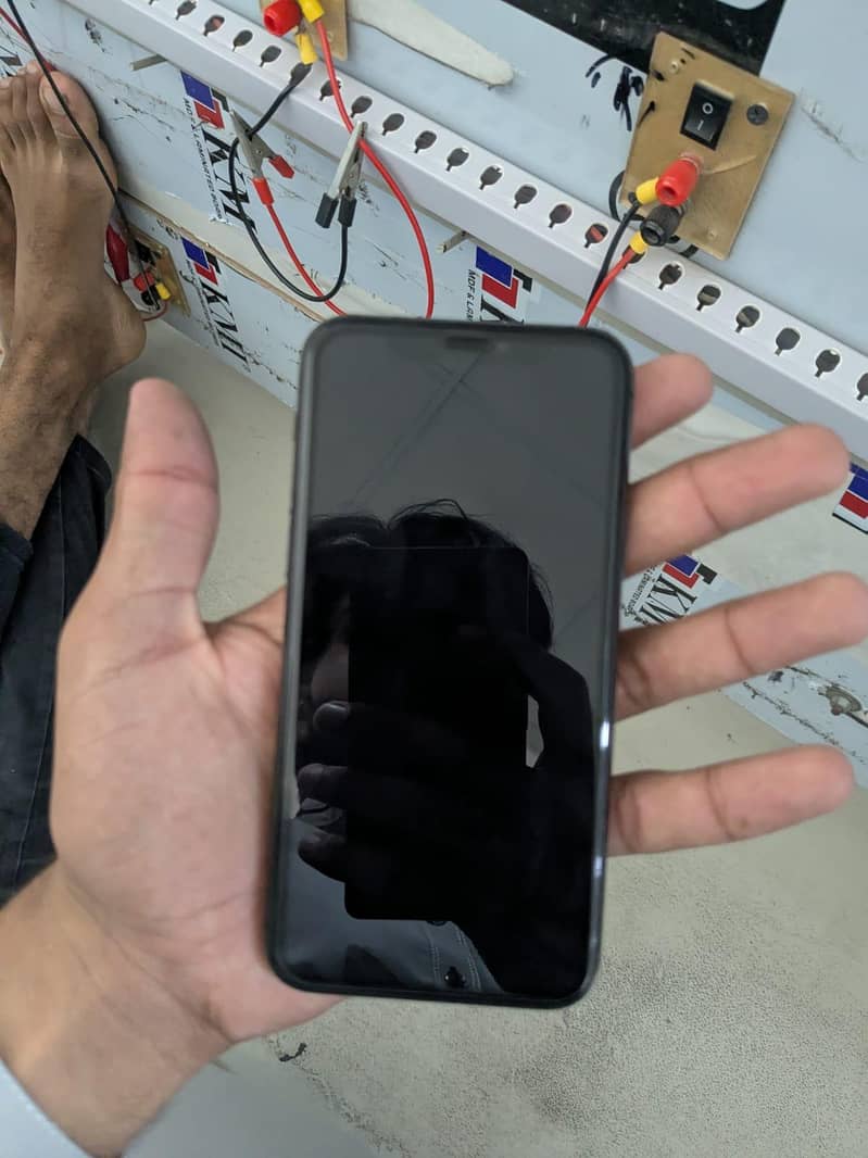 Apple iPhone 11 Pro 1