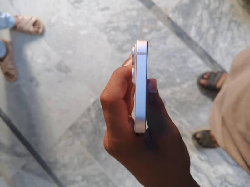 Apple iPhone 14 4