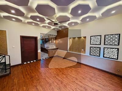 1 Kanal House For Sale