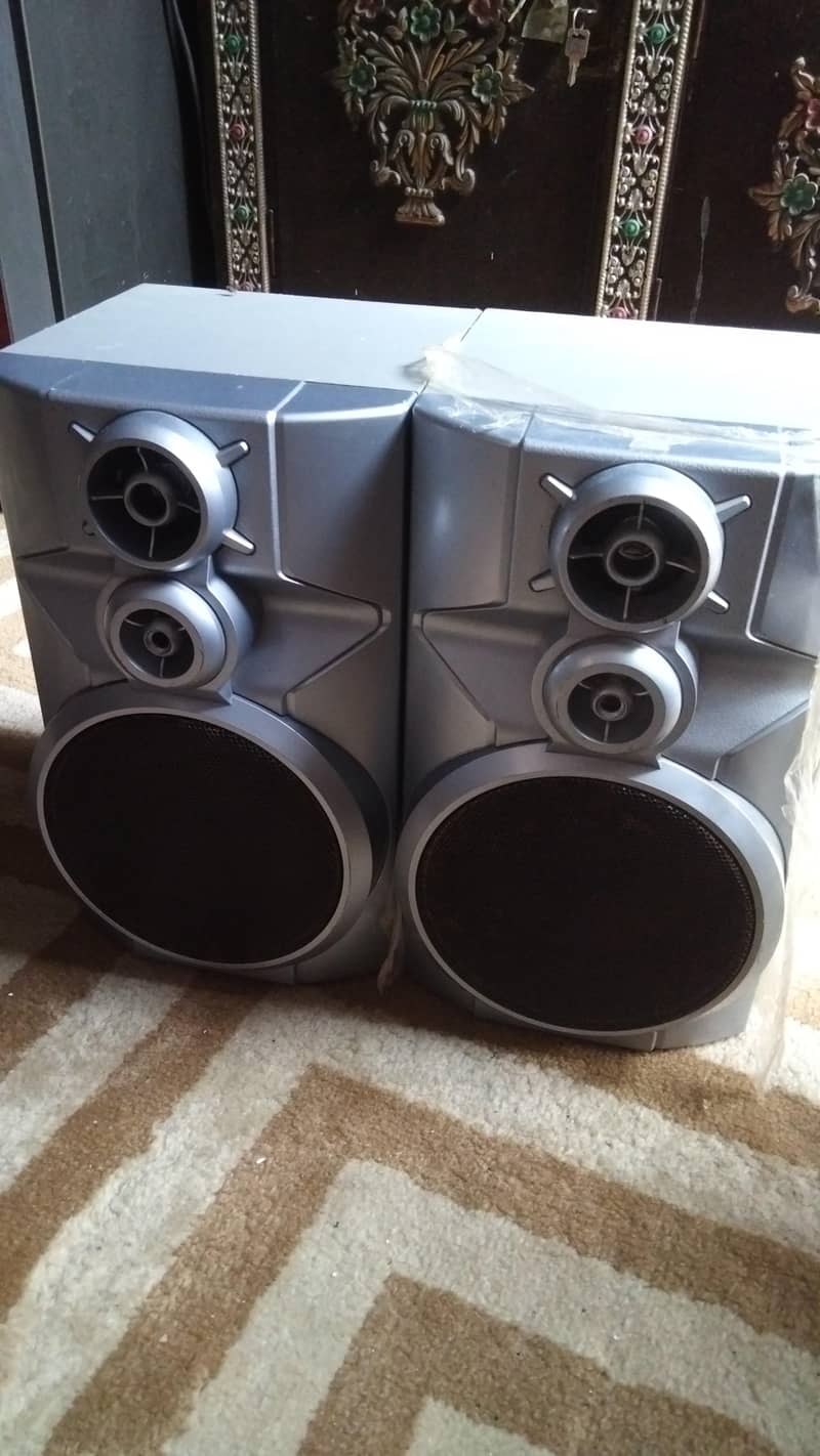 amplifier & speakers 5
