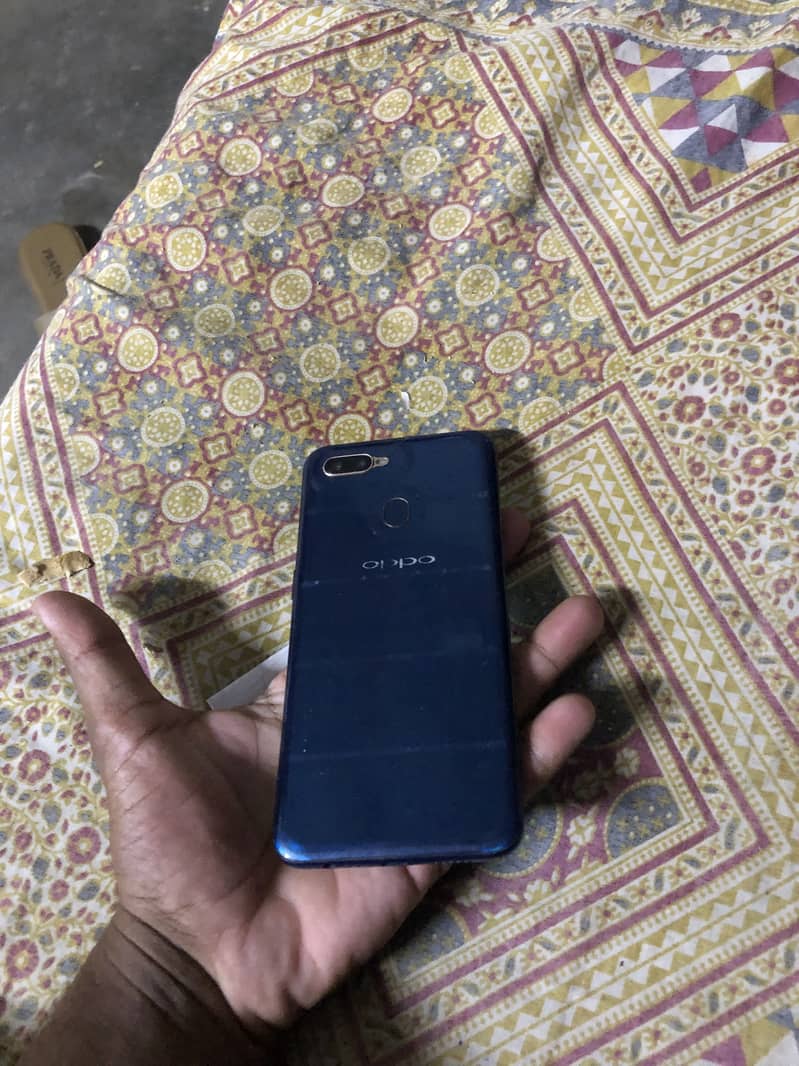 OPPO A7 1