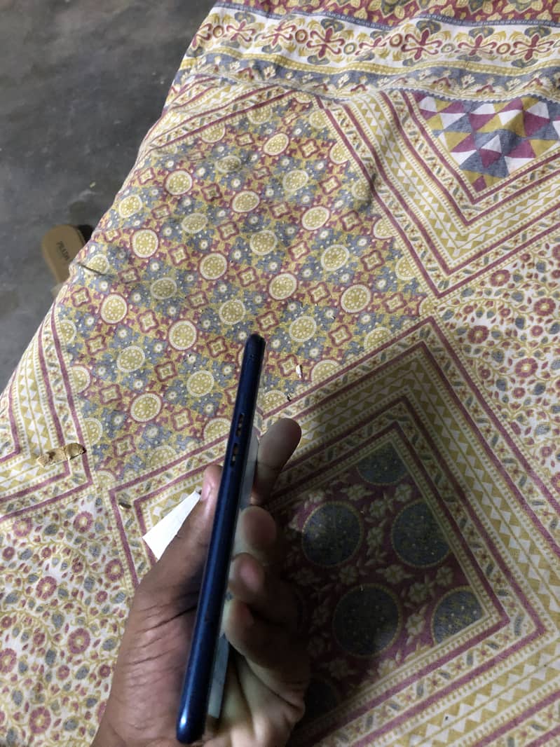 OPPO A7 4