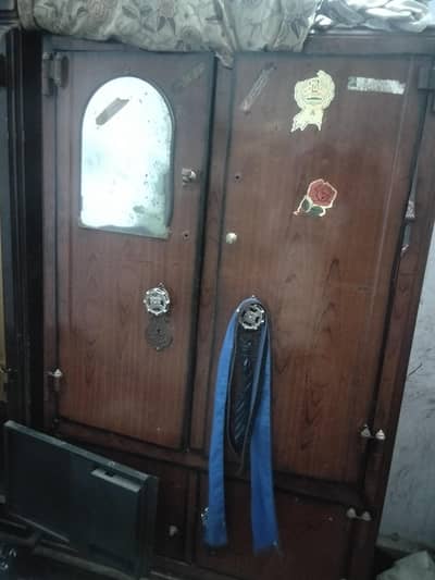 safe almari fore sale weight 100 kg