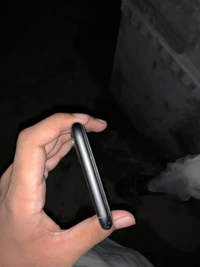 iPhone 11 non pta 64gb for sale battery health 82% condition 10by8