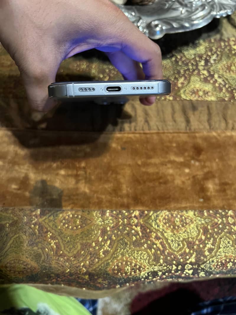 Apple iPhone 16 Pro Max 5