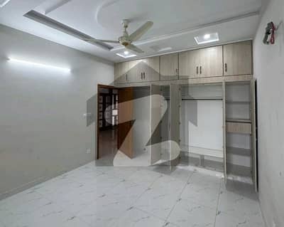 Most Top Location 1 Kanal House In E 7