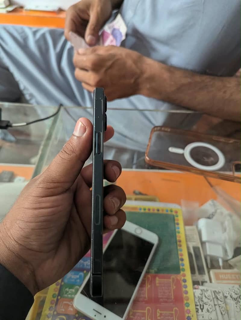 Apple iPhone 12 Pro Max 3