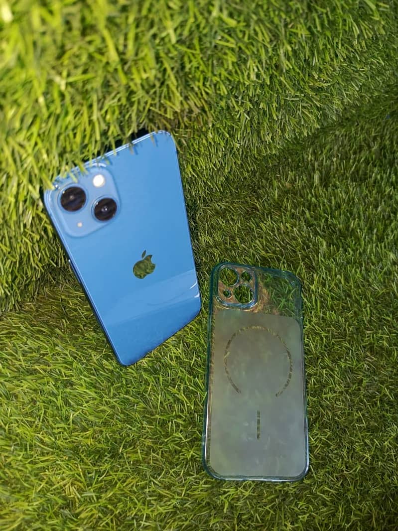 Apple iPhone 13 6