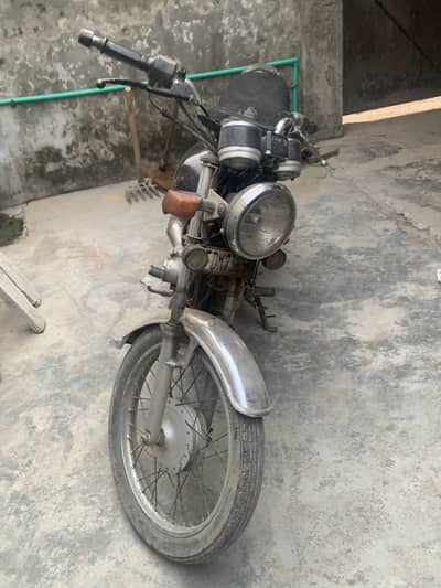 Suzuki GS-125